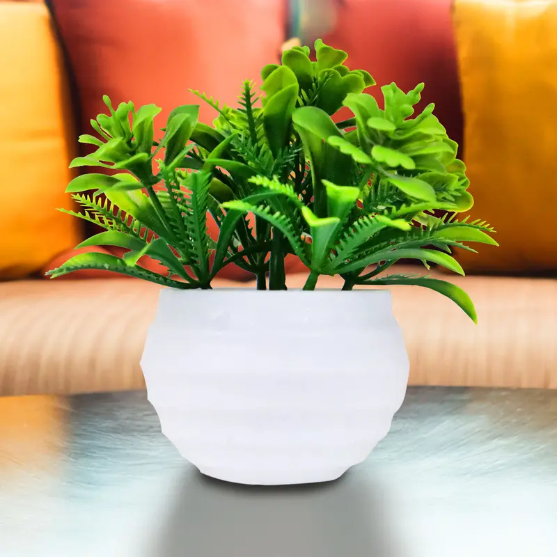 Planta Artificial Verde Con Maceta Blanca 1