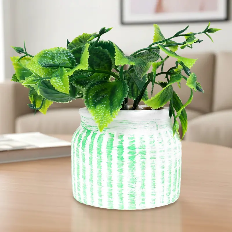 Planta Con Maceta Circular, Color Verde 1