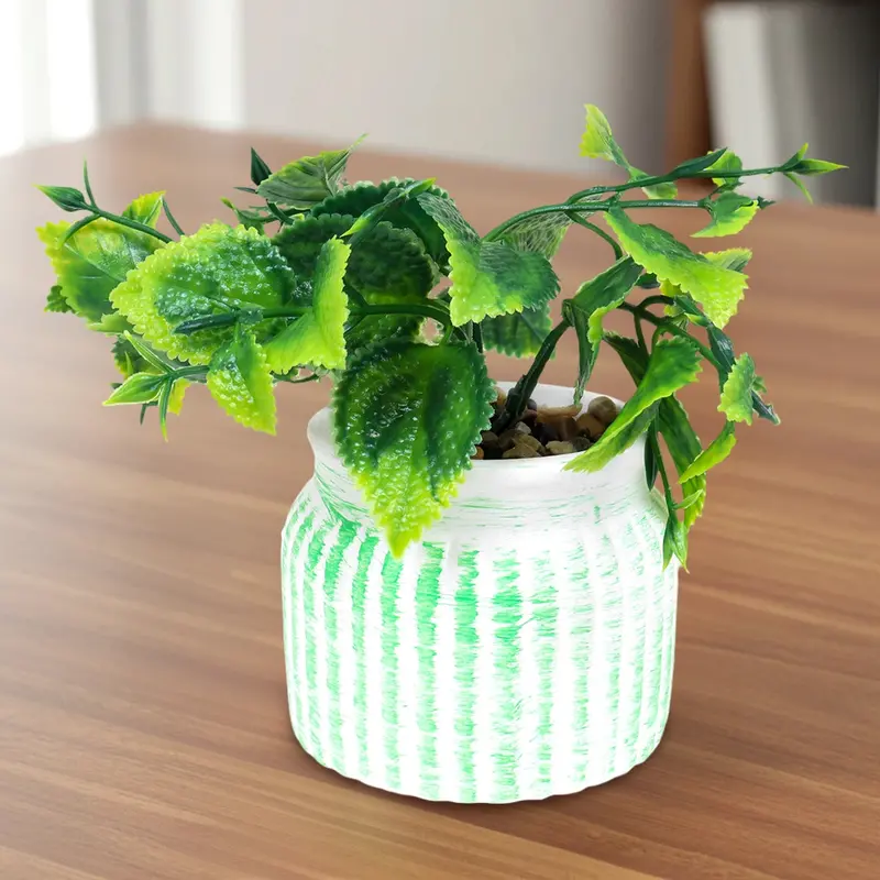 Planta Con Maceta Circular, Color Verde 2