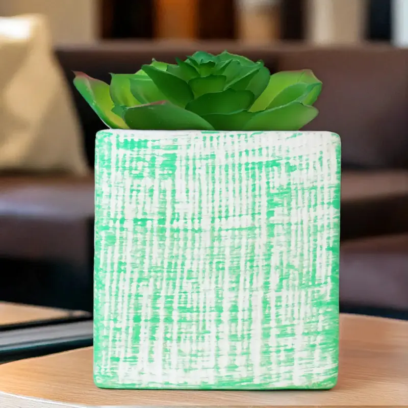 Planta Con Maceta Cuadrada, Color Verde 1