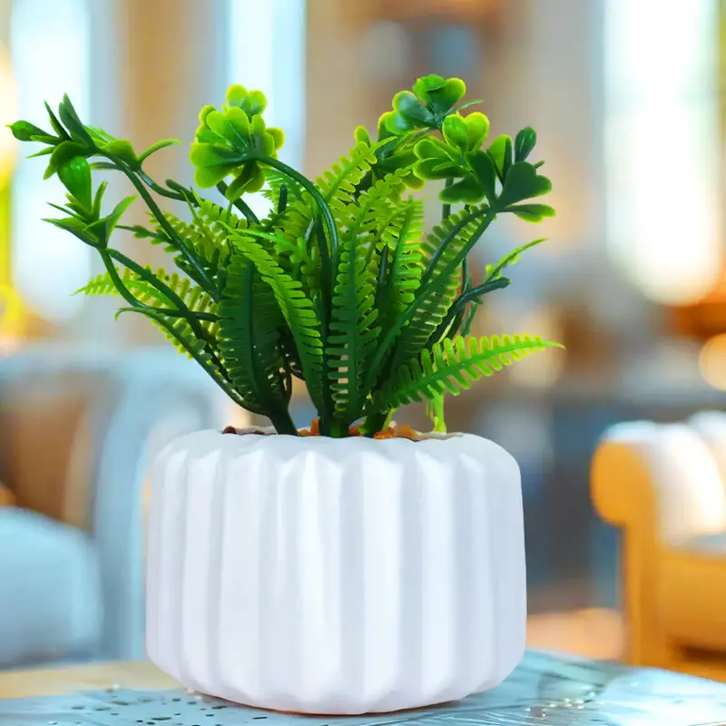 Planta Con Maceta, Diseño Geométrico, Color Crema 2