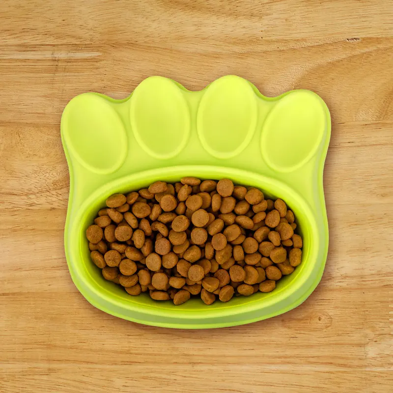 Plato Color Verde Con Diseño De Huellita Para Mascota 2