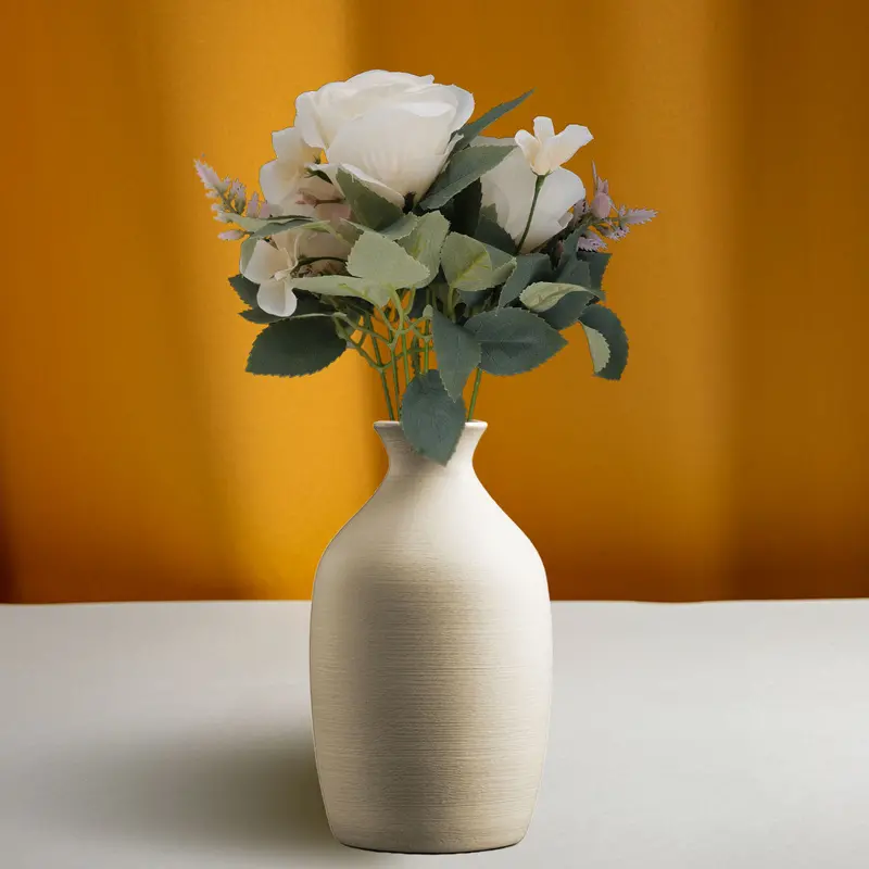 Ramo De Flores Artificiales Color Blanco Con Follaje, 45Cm 1