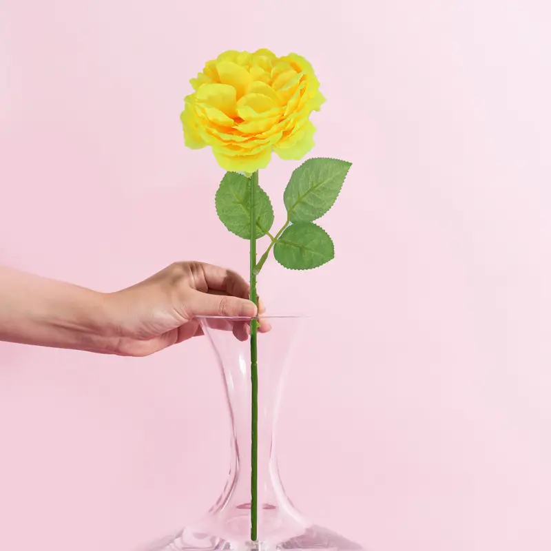 Rosa Artificial Color Amarillo 1