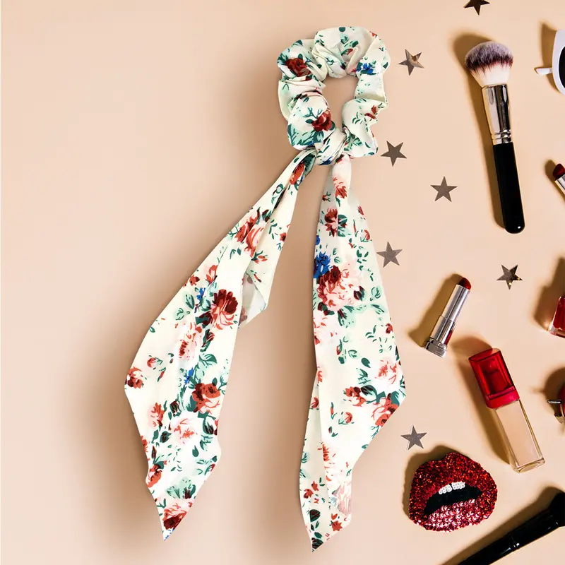 Scrunchie Con Pañuelo Floreado Color Blanco, Día De Las Madres 1