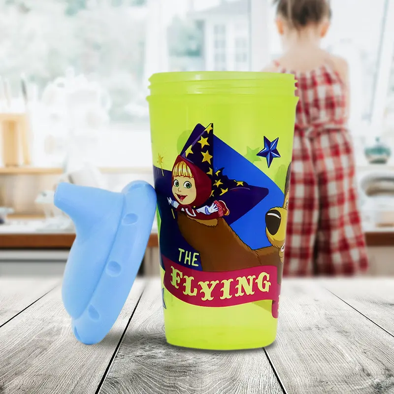 Set De 2 Vasos Entrenadores Con Tapa, Diseño Masha Y El Oso 2