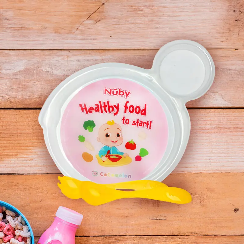 Set De Plato Transparente Y Cubiertos Amarillos Para Bebé, Cocomelon "Healthy Food", Nuby 1