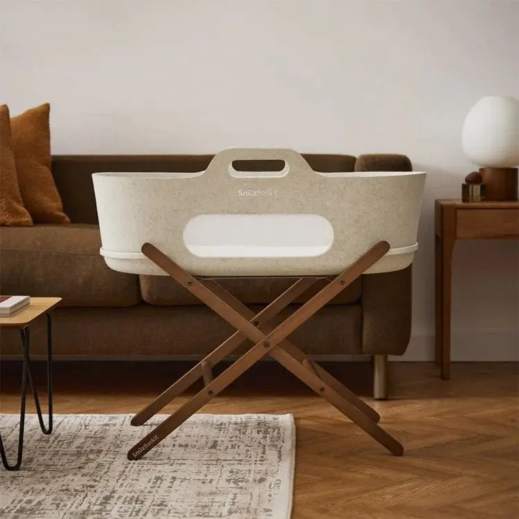 Snüzpod Baskit With Walnut Stand In Barley 1