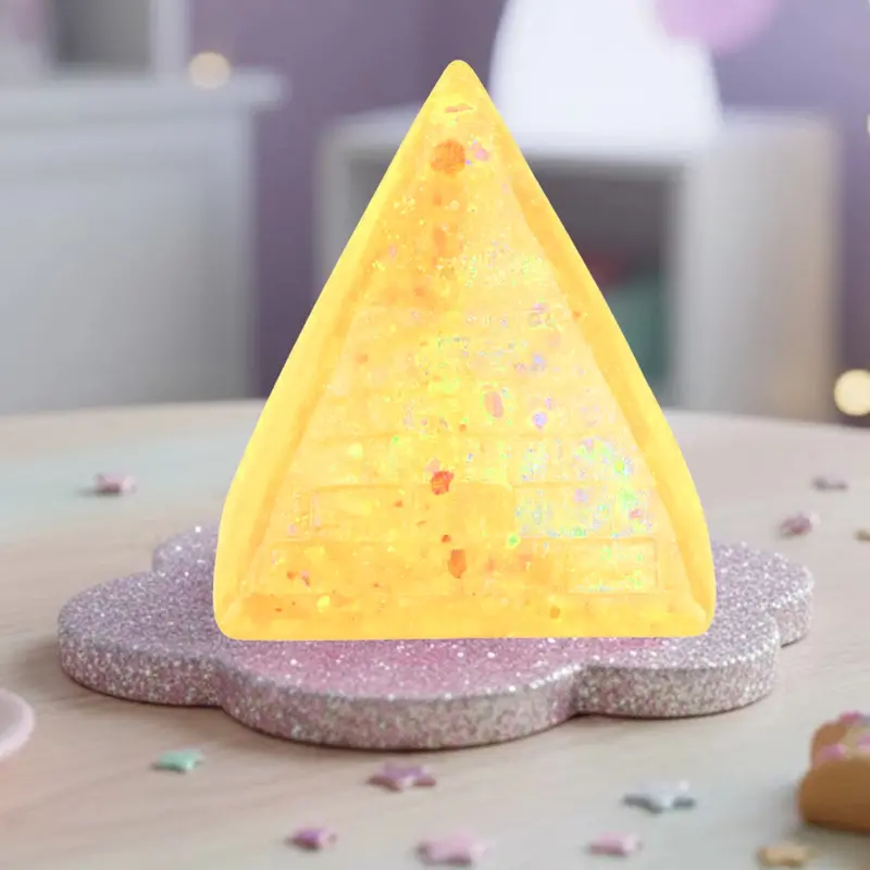 Squishy Antiestrés, Pirámide, Color Naranja 1