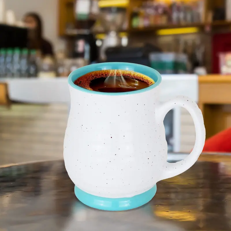 Taza De Cerámica Blanca Con Interior Azul 1