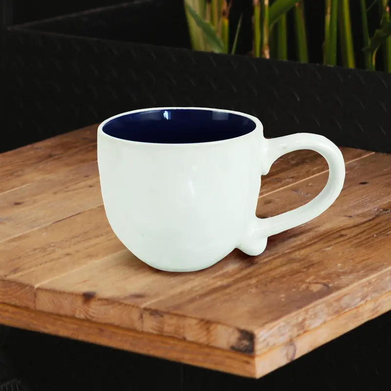 Taza De Cerámica Blanco Con Azul 1