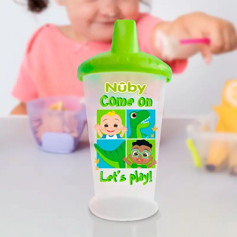 Vaso Entrenador Con Boquilla De Cocomelon Let´S Play Color Verde 240Ml 1