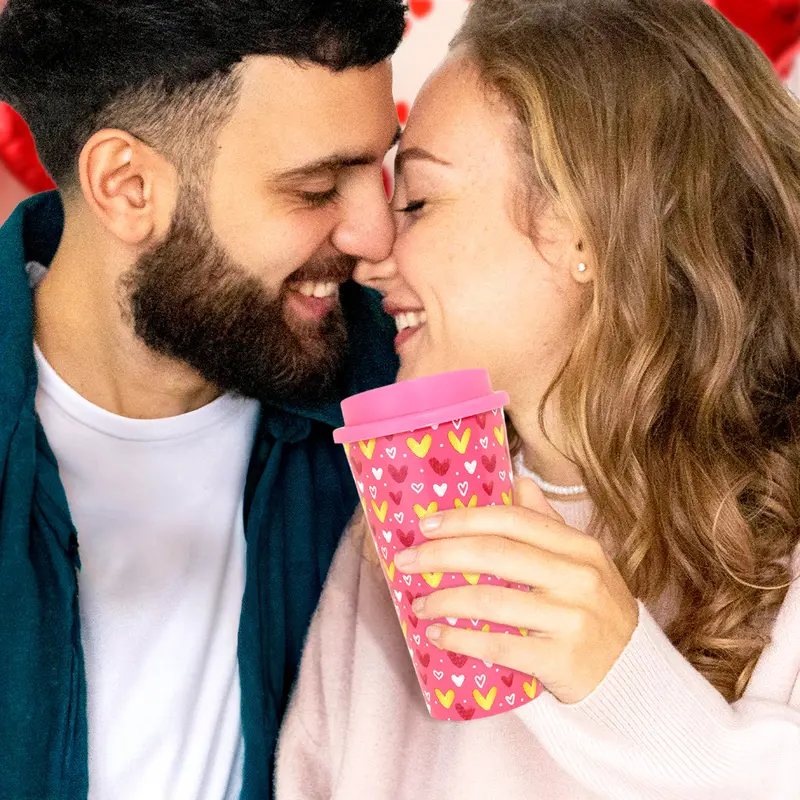 Vaso Para Café Con Diseño De Corazones Y Tapa Rosa 2