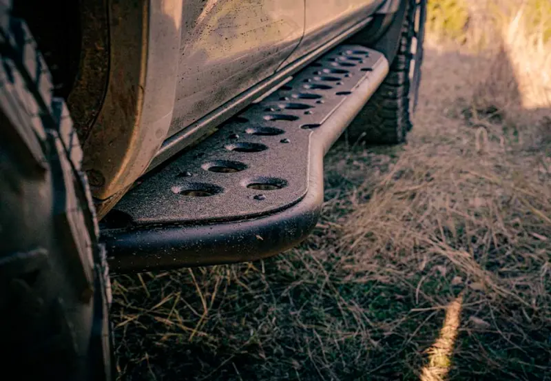 Cali Raised 05-23 Toyota Tacoma Step Ed Rock Sliders - Double Cab Long Bed W/ Kick Out/Yes Pwdrcoat 1