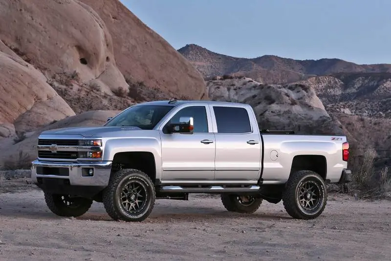 Fabtech 4-Inch Lift System For 2011–2019 Gm 3500Hd 2Wd/4Wd Trucks With Stealth Shocks 2